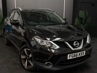 Used Nissan Qashqai N-Connecta 163 HP (119 kW) 2016 Black SUV