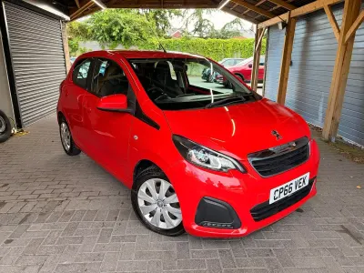 Used Peugeot 108 Active 68 HP (50 kW) 2017 Red Hatchback