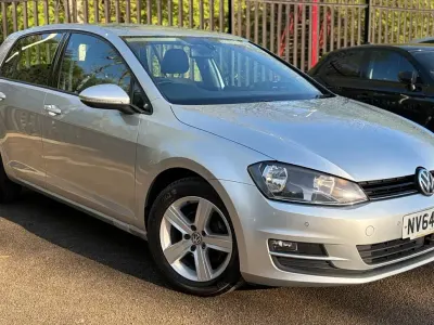 Usado VW Golf VII Match 105 HP (77 kW) 2014 Prateado Citadino