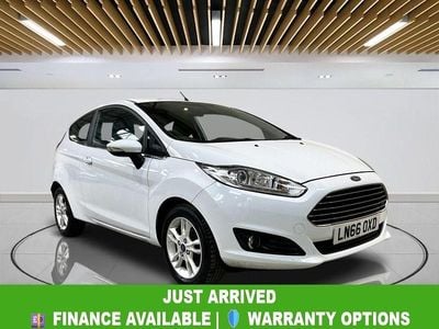 Used Ford Fiesta Zetec 82 HP (60 kW) 2016 White Hatchback