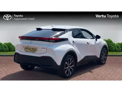 Used Toyota C-HR Design 223 HP (164 kW) 2024 White SUV