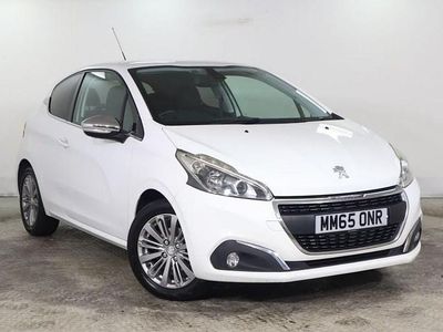 Used Peugeot 208 Allure 82 HP (60 kW) 2015 White Hatchback