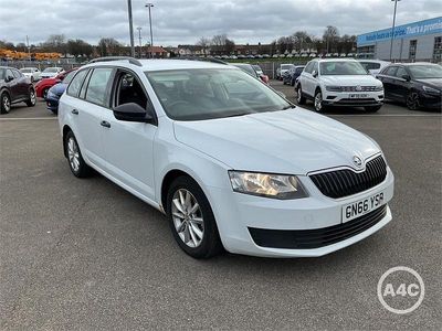 Used Skoda Octavia 2016 White Hatchback