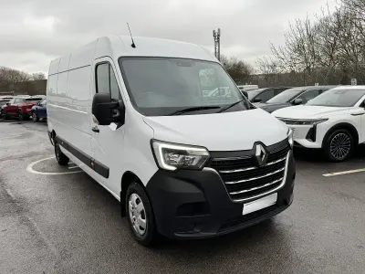 Usado Renault Master 135 CV (99 kW) 2023 Blanco Monovolumen