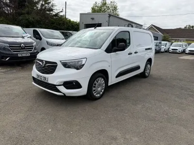 Used Vauxhall Combo Sportive 100 HP (73 kW) 2022 White MPV