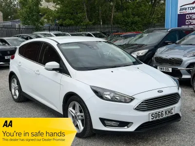 Used Ford Focus Titanium 120 HP (88 kW) 2016 White Hatchback