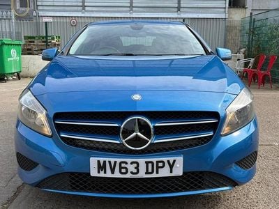 Used Mercedes A180 SE 122 HP (89 kW) 2014 Blue Hatchback