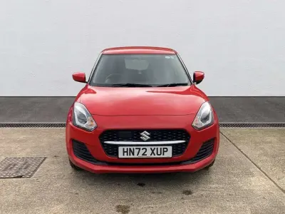 Begagnad Suzuki Swift SZ-L 83 HK (61 kW) 2023 Röd Halvkombi