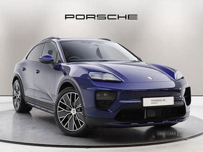 Blue Used 2025 Porsche Macan SUV | £70,950 (Fair price)