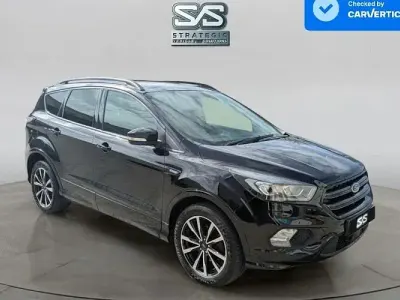 Usado Ford Kuga ST-Line 150 CV (110 kW) 2018 Negro SUV