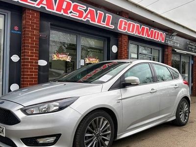 Used Ford Focus ST-Line 140 HP (102 kW) 2017 Silver Hatchback