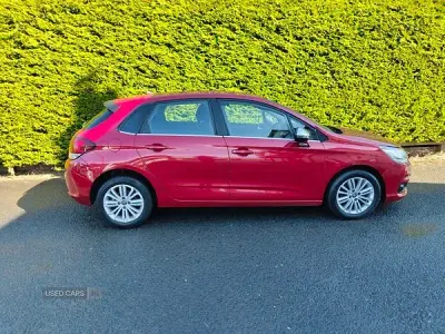 Used Citroën C4 Flair 100 HP (73 kW) 2015 Red Hatchback