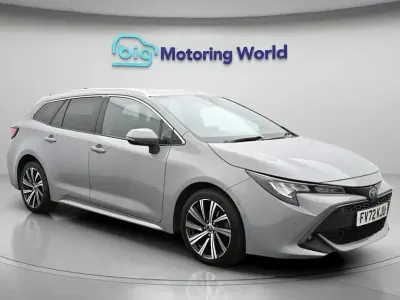Usado Toyota Corolla Design 140 HP (102 kW) 2022 Cinzento Carrinha