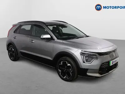 Begagnad Kia e-Niro 150 kW (204 HK) 2023 Grå SUV