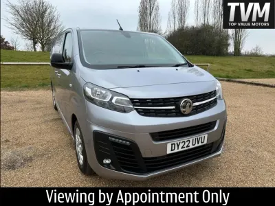 Second-hand Vauxhall Vivaro Sportive 145 CP (106 kW) 2022 Gri Monovolum