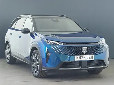 Usado Peugeot 5008 GTi 136 HP (100 kW) 2025 Azul SUV