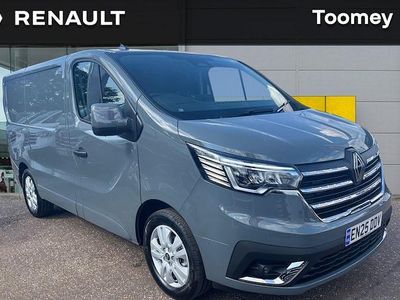 Usado Renault Trafic 150 HP (110 kW) 2025 Cinzento Monovolume