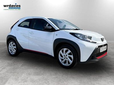 Used Toyota Aygo X PURE 72 HP (52 kW) 2022 White SUV