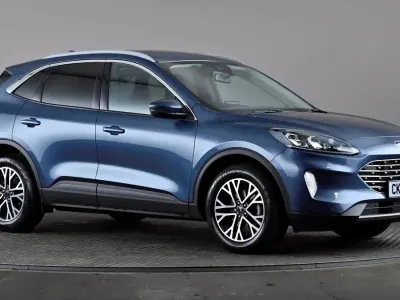 Begagnad Ford Kuga Titanium 150 HK (110 kW) 2023 Blå SUV