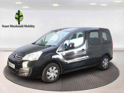 Used Citroën Berlingo Feel 100 HP (73 kW) 2019 Black MPV
