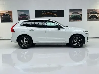 Usado Volvo XC60 R-Design 250 HP (183 kW) 2021 Branco SUV