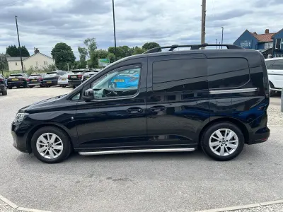 Used VW Caddy Pro 102 HP (75 kW) 2021 Black MPV