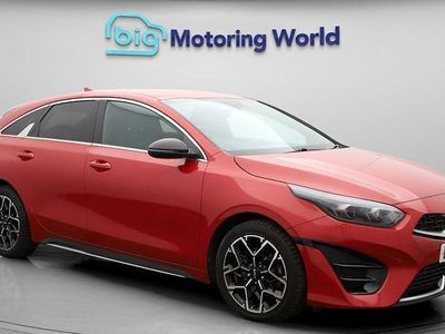 Begagnad Kia ProCeed GT-Line 159 HK (116 kW) 2023 Röd Kombi