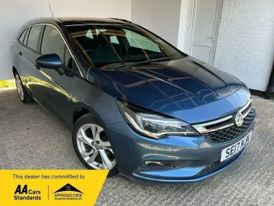 Used Vauxhall Astra SRi 150 HP (110 kW) 2017 Blue Estate