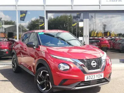 Used Nissan Juke N-Connecta 114 HP (83 kW) 2023 Red SUV