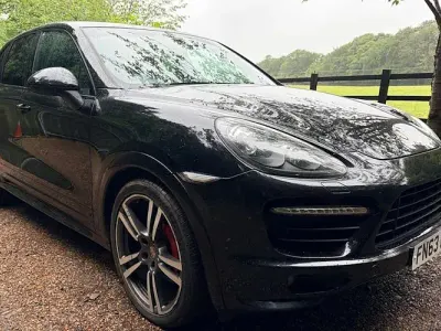 Used Porsche Cayenne 420 HP (308 kW) 2013 Black SUV