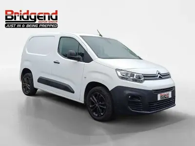 Used Citroën Berlingo 100 HP (73 kW) 2021 White MPV