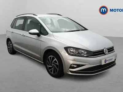 Begagnad VW Golf VII Match 131 HK (96 kW) 2019 Silver Halvkombi