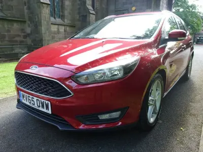 Used Ford Focus Zetec 120 HP (88 kW) 2015 Red Estate