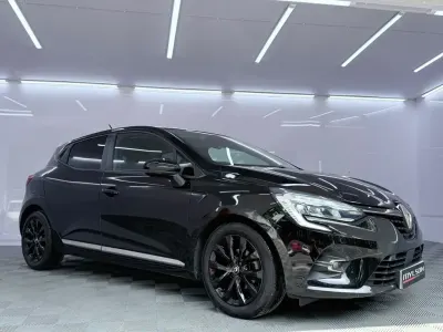 Used Renault Clio Iconic 101 HP (74 kW) 2019 Black Hatchback