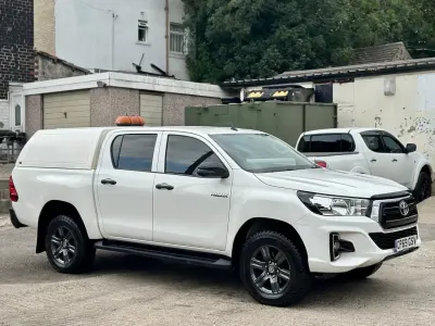 Used Toyota HiLux Active 150 HP (110 kW) 2020 White Pickup