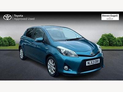 Turquoise Used 2013 Toyota Yaris Hybrid T4 Hatchback | £9,495 (Fair price)