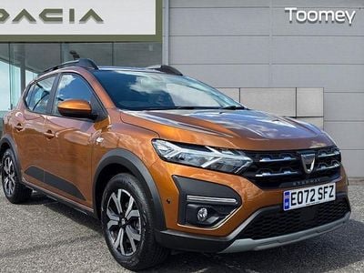 Usado Dacia Sandero Prestige 91 CV (66 kW) 2022 Gris Utilitario