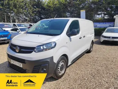 Used Vauxhall Vivaro S 120 HP (88 kW) 2022 White MPV