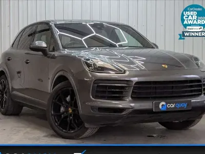 Usado Porsche Cayenne 340 HP (250 kW) 2022 SUV