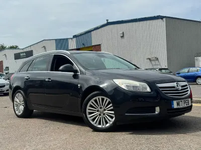 Used Vauxhall Insignia 160 HP (117 kW) 2011 Black Estate