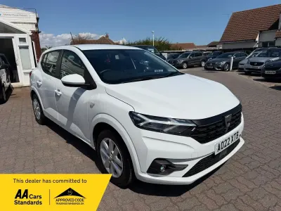 Used Dacia Sandero Comfort 91 HP (66 kW) 2022 White Hatchback