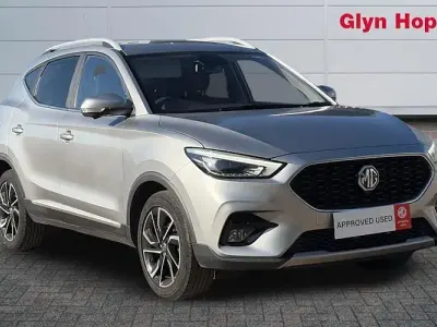 Używany MG ZS Exclusive 106 KM (77 kW) 2023 Srebrny SUV