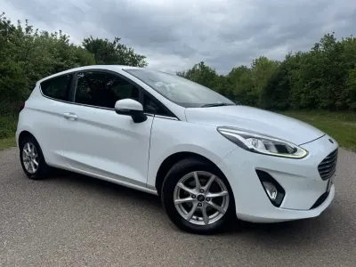 Begagnad Ford Fiesta Zetec 2018 Vit Halvkombi