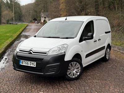 Used Citroën Berlingo 75 HP (55 kW) 2016 White MPV