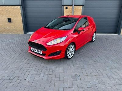 Used Ford Fiesta Sport 95 HP (69 kW) 2014 Red Hatchback