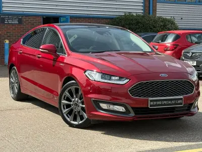 Begagnad Ford Mondeo Vignale 180 HK (132 kW) 2018 Röd Halvkombi