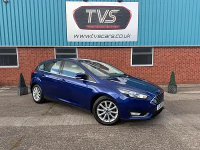 Used Ford Focus Titanium 115 HP (84 kW) 2015 Blue Hatchback