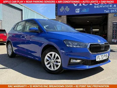 Begagnad Skoda Fabia Comfort 2022 Blå Halvkombi