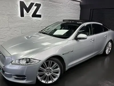 Used Jaguar XJ Portfolio 275 HP (202 kW) 2013 Silver Sedan