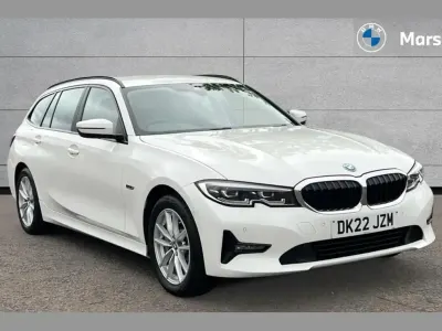 Used BMW 330e Comfort Edition 292 HP (214 kW) 2022 Alpine white Estate